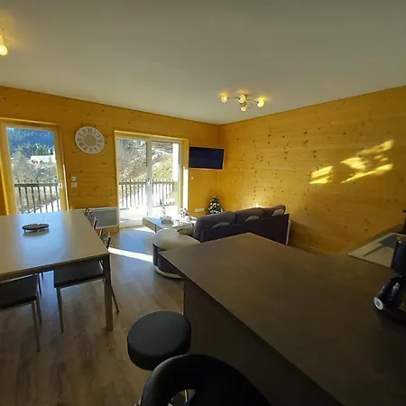 Cosy Au Pied Des Pistes Avec Parking Prive - Fr-1-787-114 Laveissière