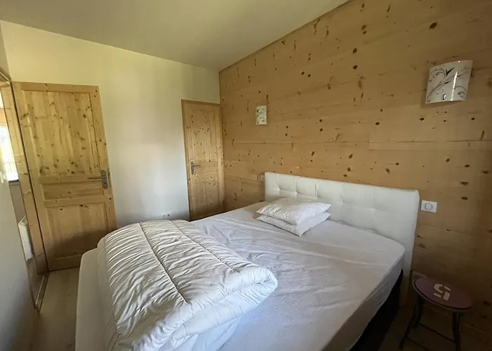 Cosy Au Pied Des Pistes Avec Parking Prive - Fr-1-787-114